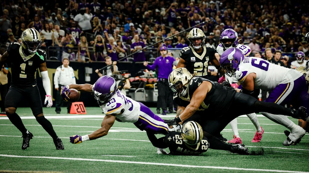 Jefferson, Jones, Murray all produce to help the unbeaten Vikings top Saints 23-13 — WCCO / CBS Minnesota, Hillsborough Sports news