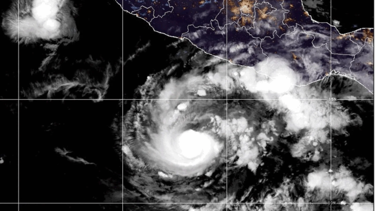 Hurricane Trudy lashes Mexico’s Pacific coast with heavy rain and strong winds

       — ABC 7 Bay Area