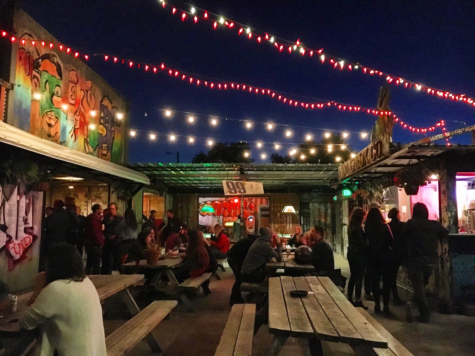 Eli’s Mile High Club starts closure countdown, and Seniore’s Pizza shutters Berkeley branch — The Oaklandside, Hillsborough Dining news