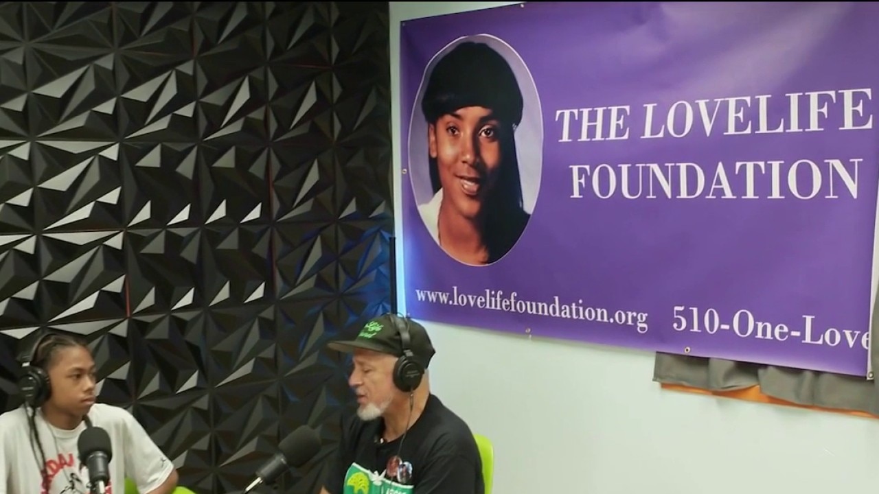 Oakland's McClymonds High podcast studio renamed in honor of Lo'Eshe Lacy as city continues 'Love Life Week' — KTVU FOX 2 Bay Area, Hillsborough Technology news