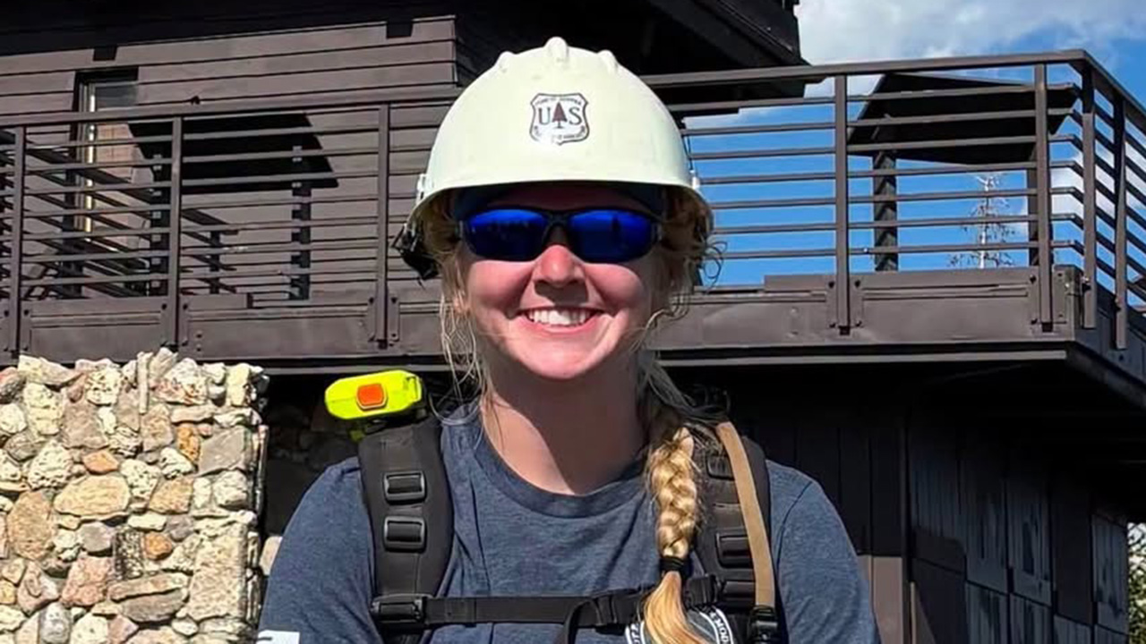 Firefighter, 24, died after being struck by a tree battling La. wildfire — KTVU FOX 2 Bay Area, Hillsborough Community news
